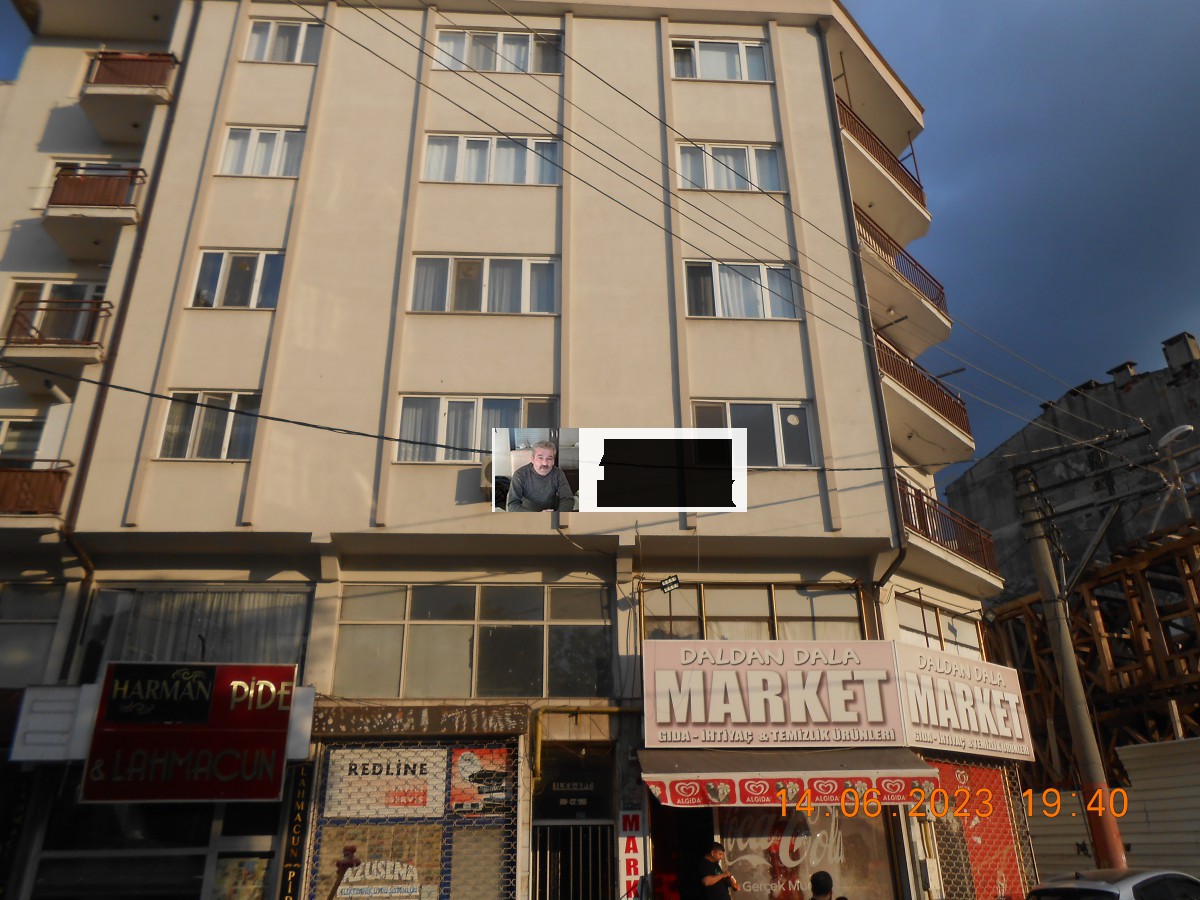 Bursa yıldırım Selimzade mahallesi satılık daire kat1 3.1 doğalgaz sobalı köşe daire ve dükkan
